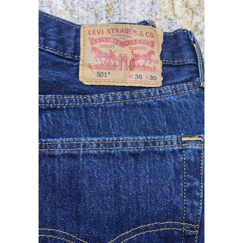Levi's Men's 501 Dark Blue Wash 100% Cotton Jeans Straight Leg Size 36 X 29